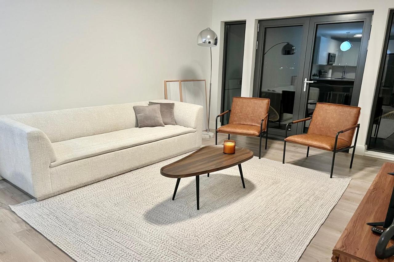 Modern 2 Bed Furnished Apartment In Куинси Экстерьер фото
