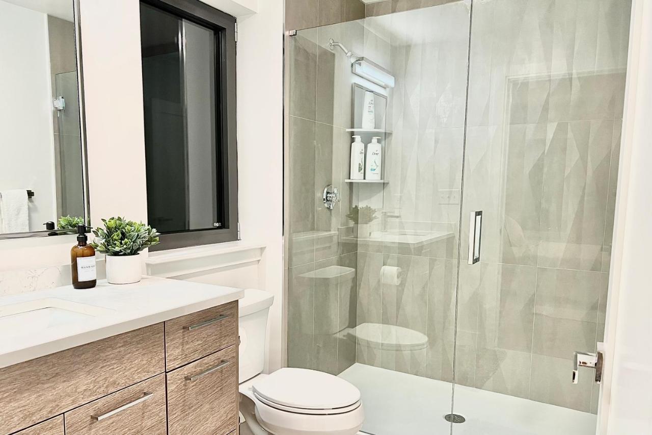 Modern 2 Bed Furnished Apartment In Куинси Экстерьер фото