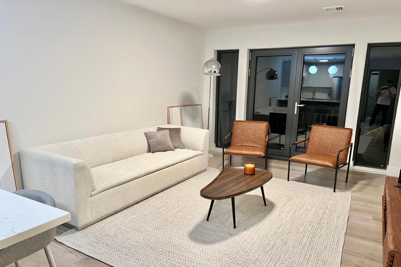 Modern 2 Bed Furnished Apartment In Куинси Экстерьер фото